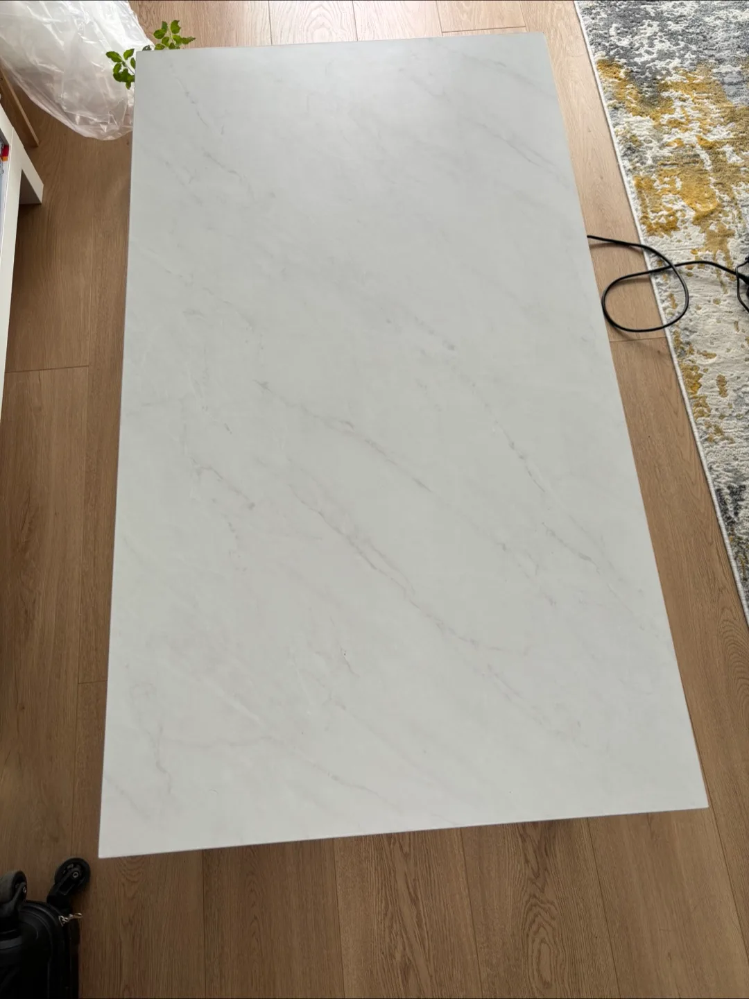 White Coffee Table with Metal Legs image indicator(2)