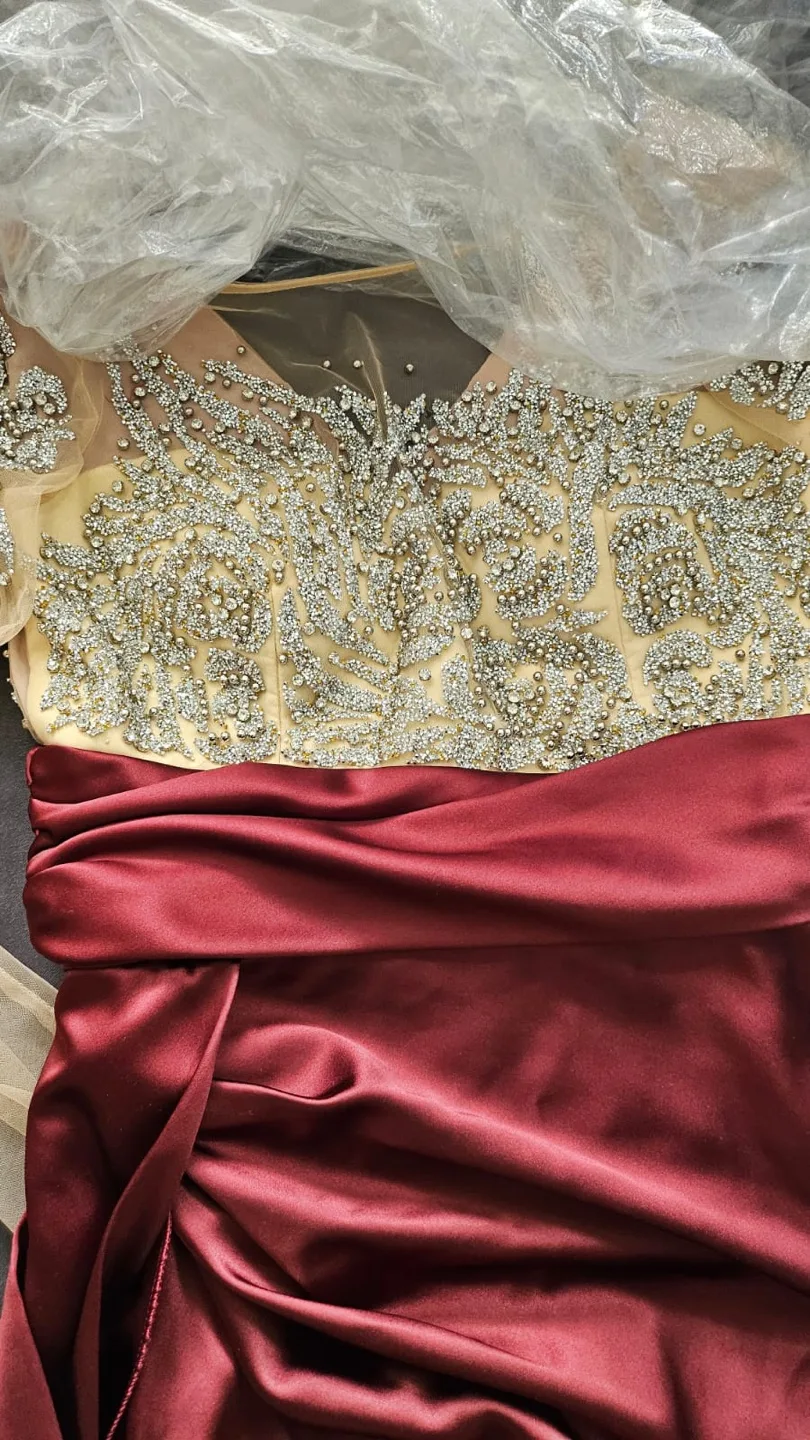 Burgundy dress image indicator(5)