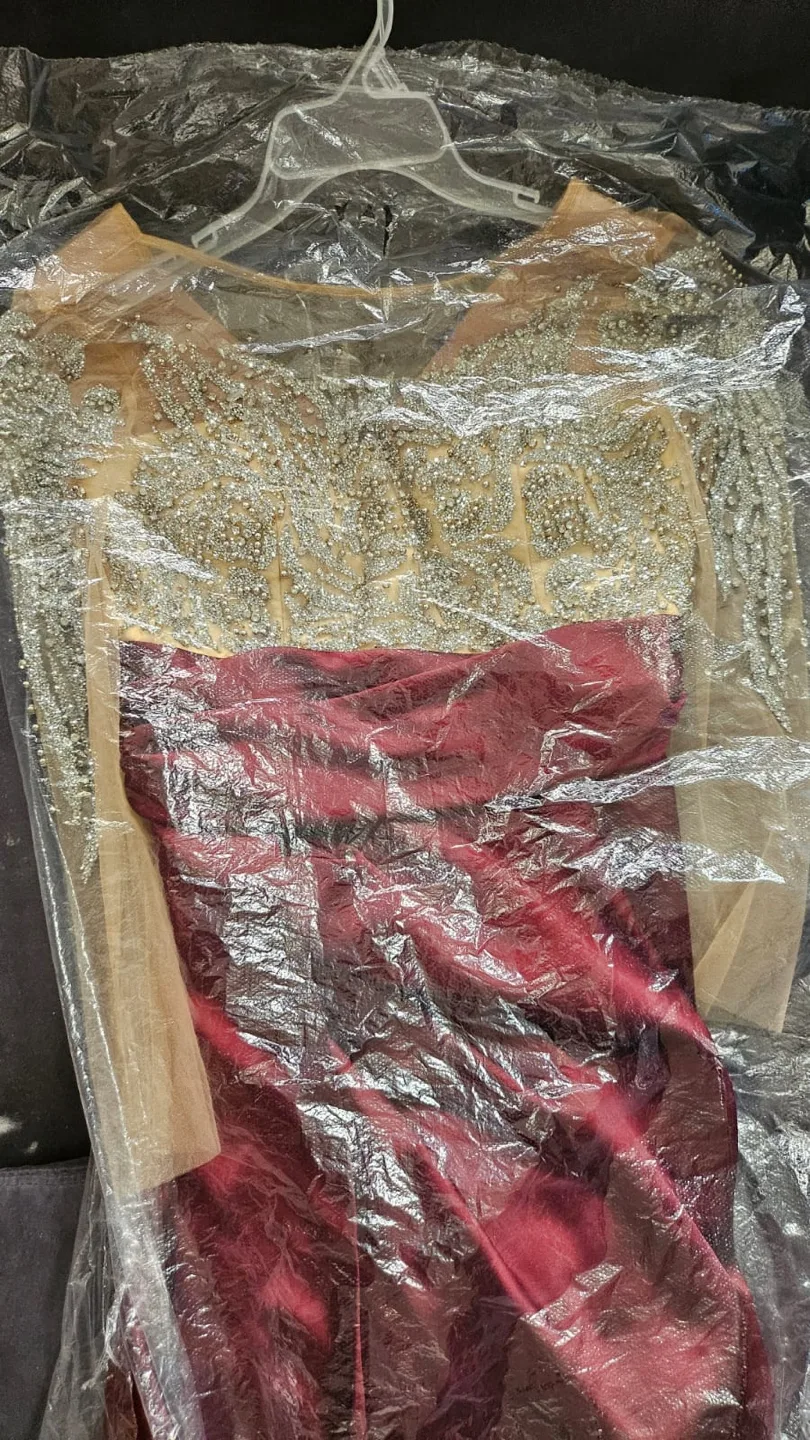 Burgundy dress image indicator(6)