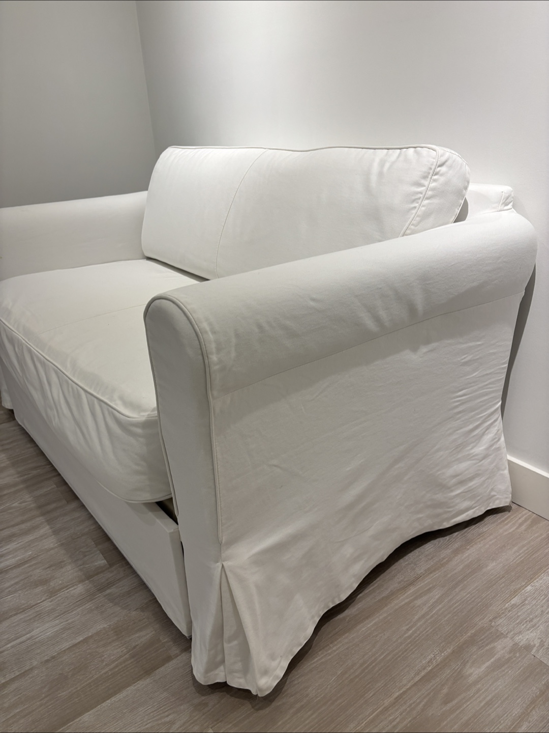 White Sleeper Sofa - photo 2