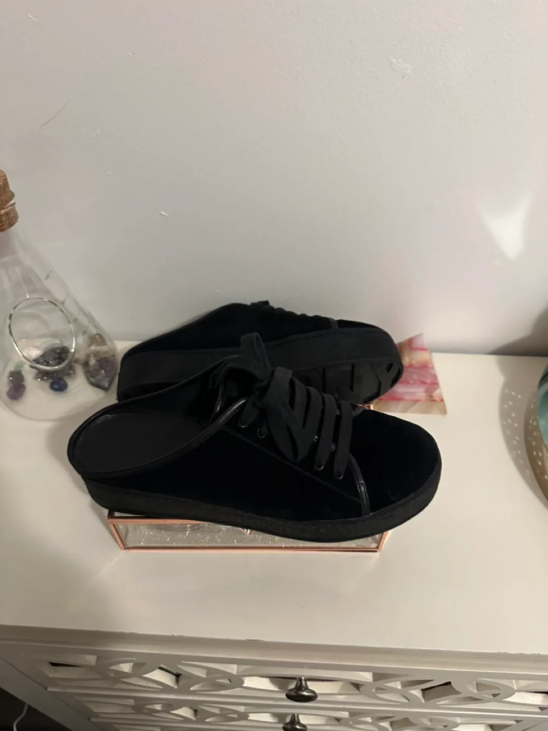 Black Sneakers image indicator(2)