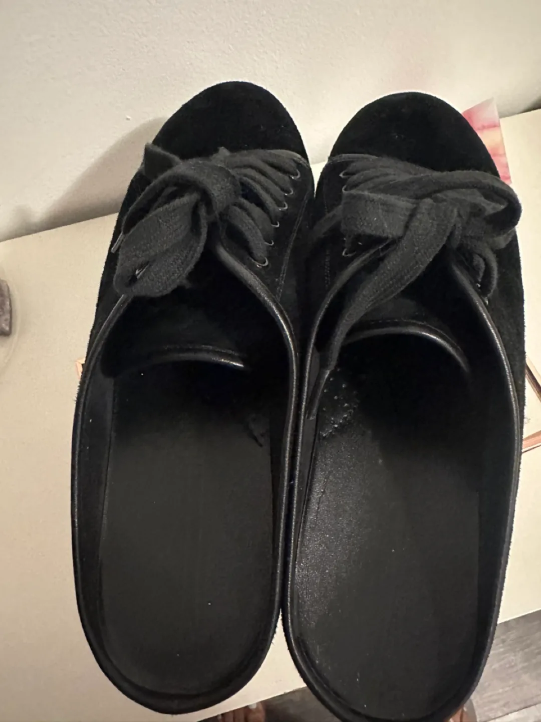 Black Sneakers image indicator(5)