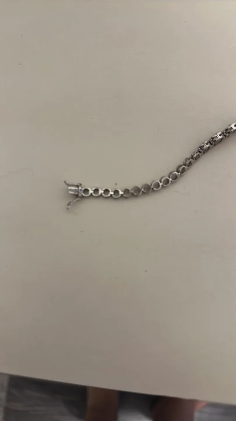 Silver-toned Circle Bracelet image indicator(3)