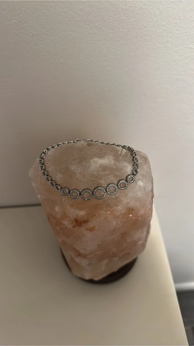 Silver-toned Circle Bracelet image indicator(2)