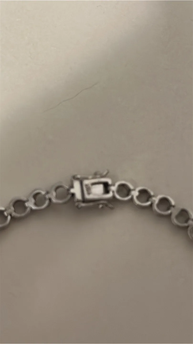 Silver-toned Circle Bracelet image indicator(5)