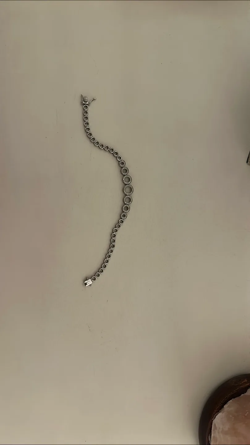 Silver-toned Circle Bracelet image indicator(6)