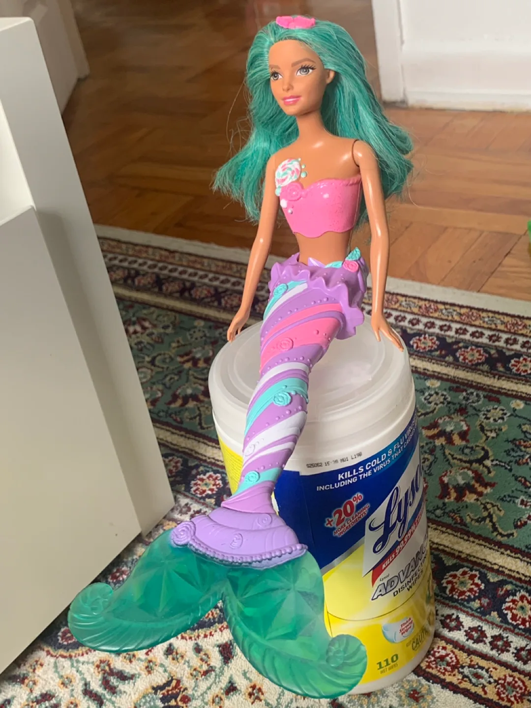 3 Barbies image indicator(2)