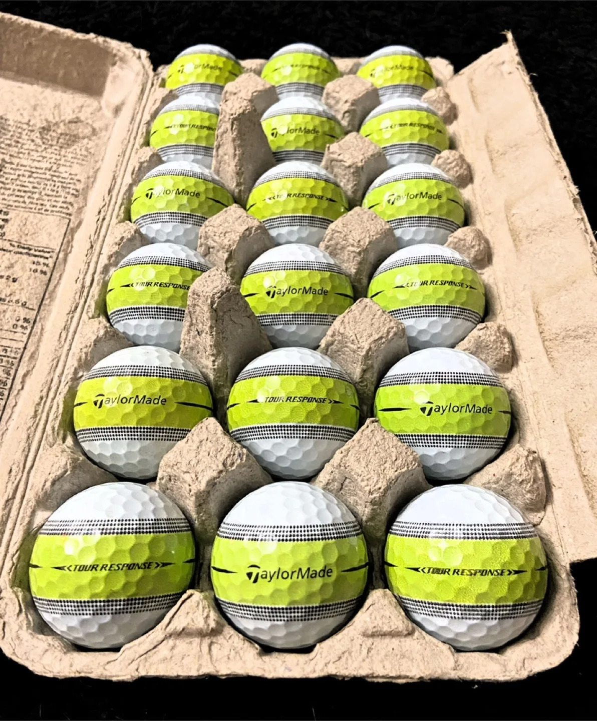 18 Taylormade Tour Response Stripe Golf Balls thumbnail