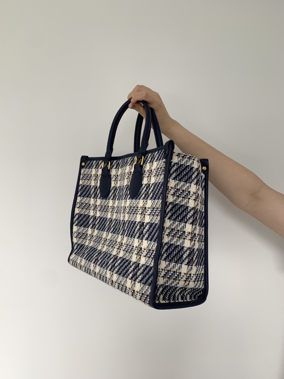 Elegant Tote Bag - photo 2