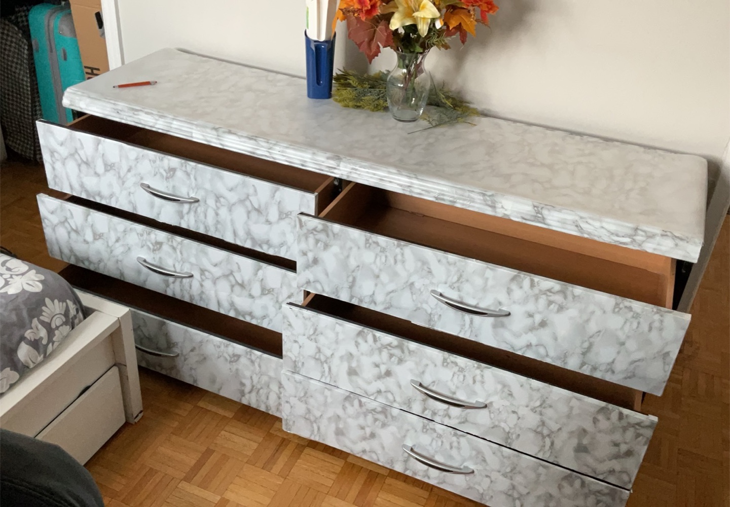 dresser