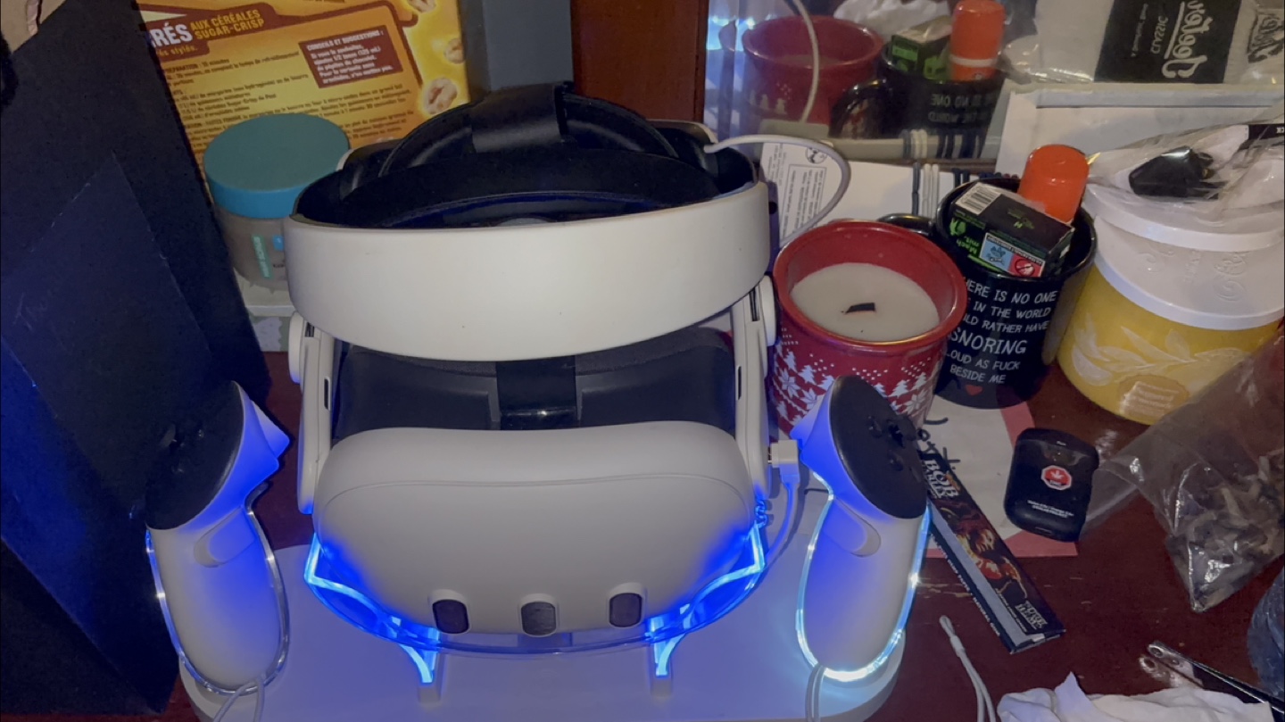 Meta Quest 3, extra battery and charging dock