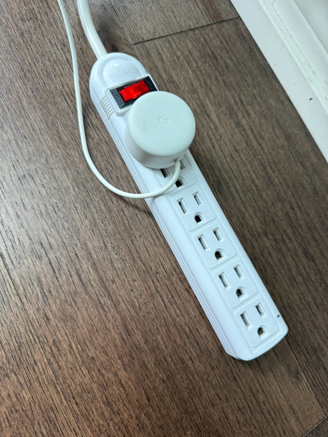 Globe Power Bar with surge protection thumbnail