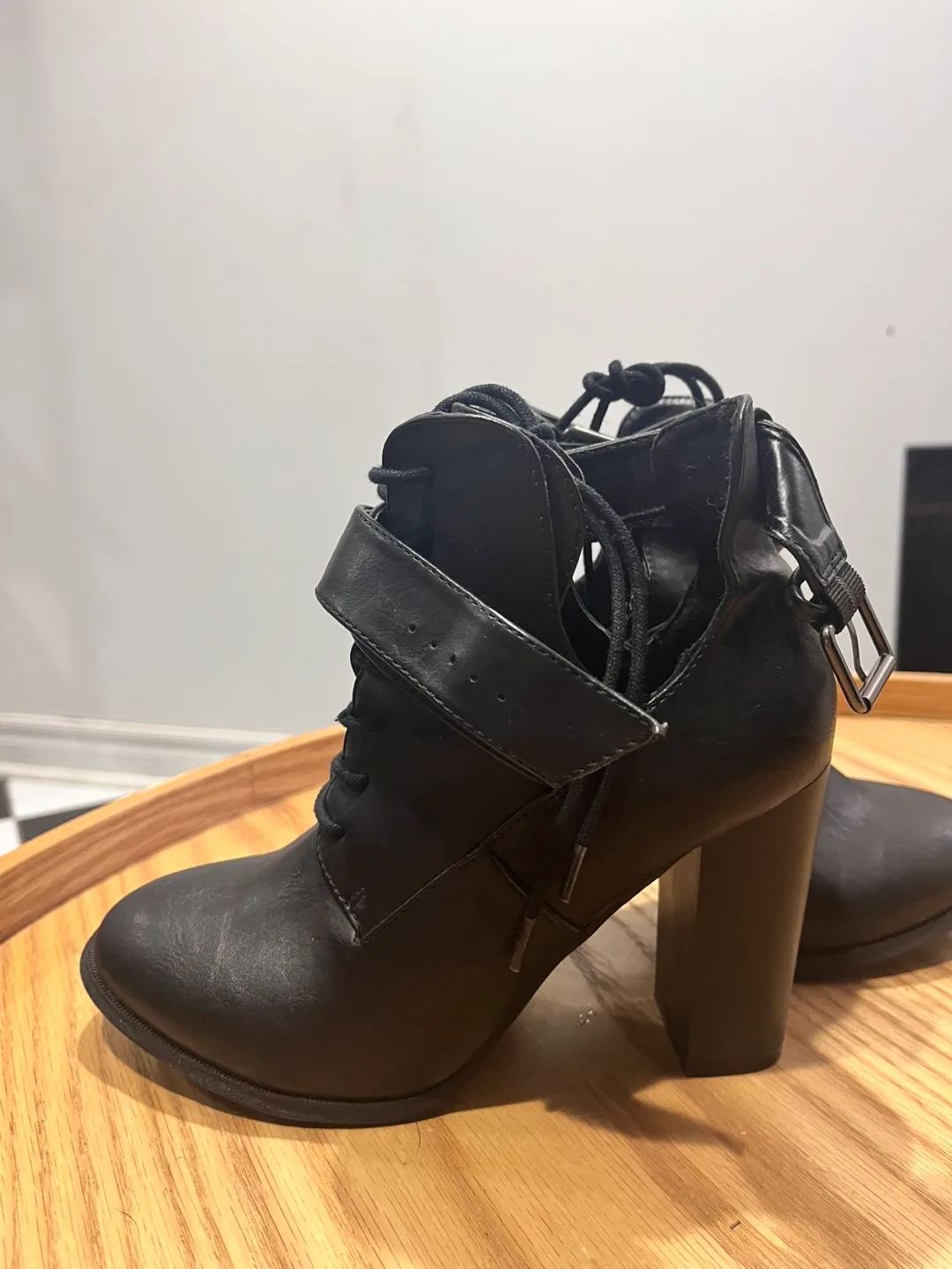 Black Heeled Ankle Boots image indicator(2)