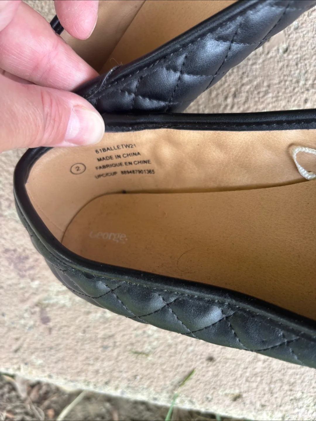 Brand New Girls Black Shoes Size 2 image indicator(4)