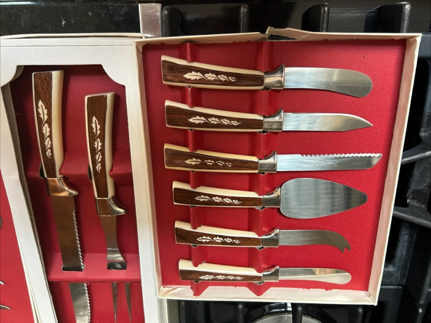 19 piece Sheffield English serving &  Knife Set image indicator(4)