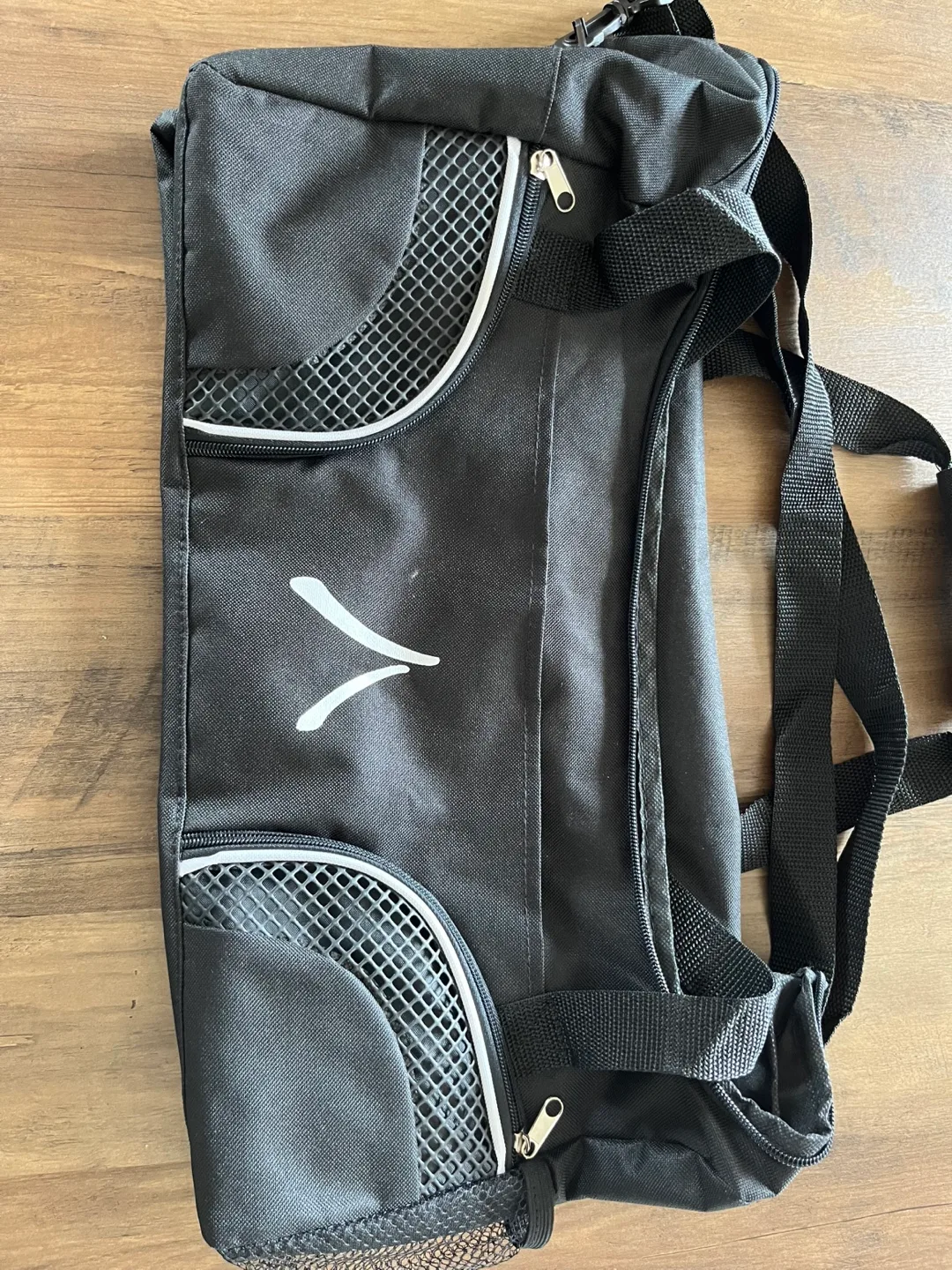 Black Gym Bag with Shoulder Strap image indicator(2)