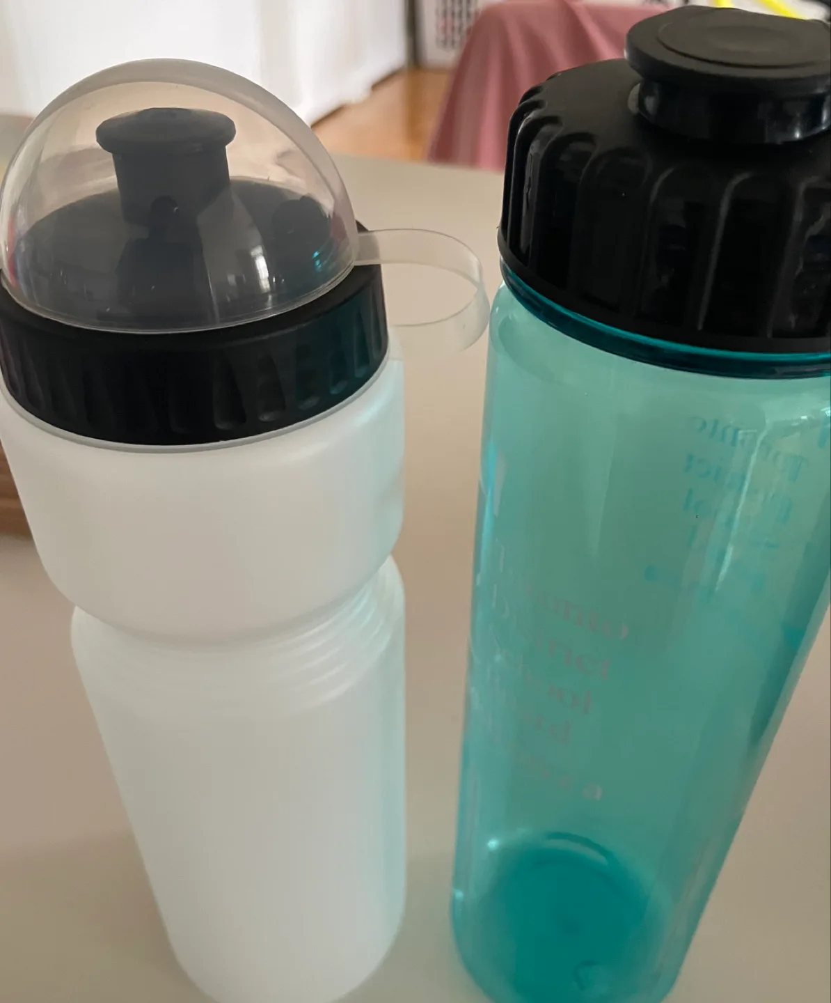 White Water Bottle with Black Lid image indicator(3)