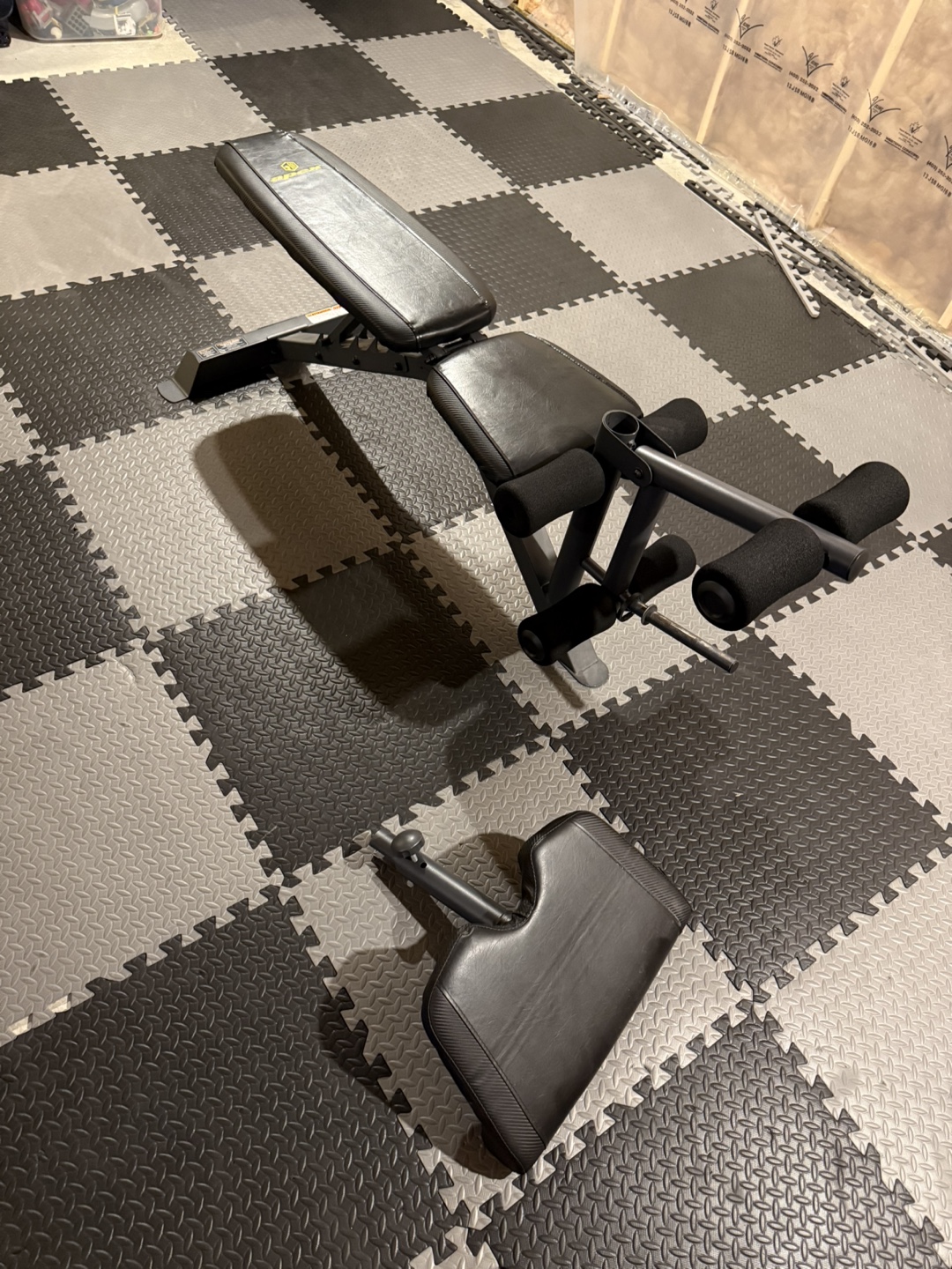 Adjustable Weight Bench
