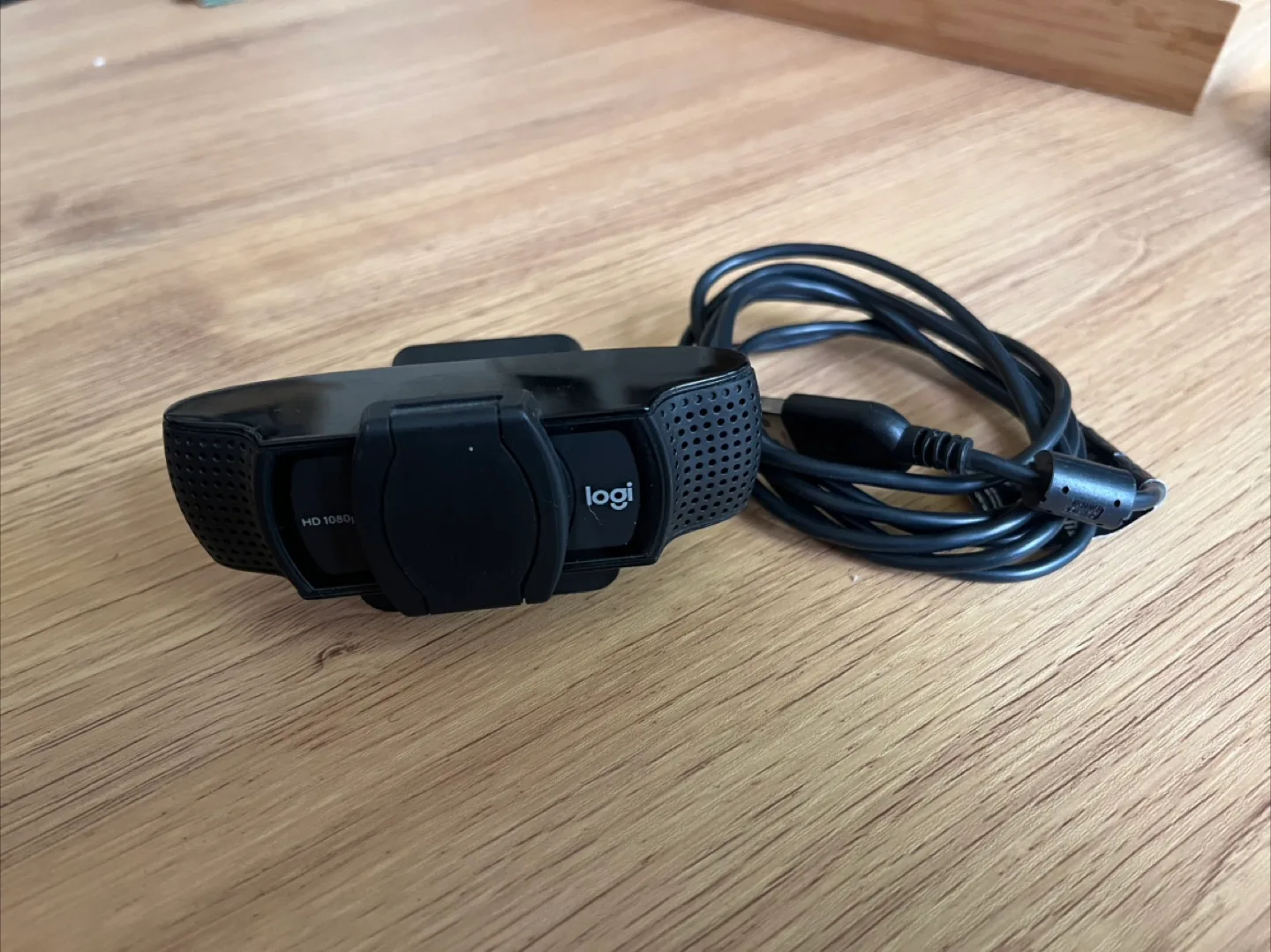 Logitech HD Webcam image indicator(2)