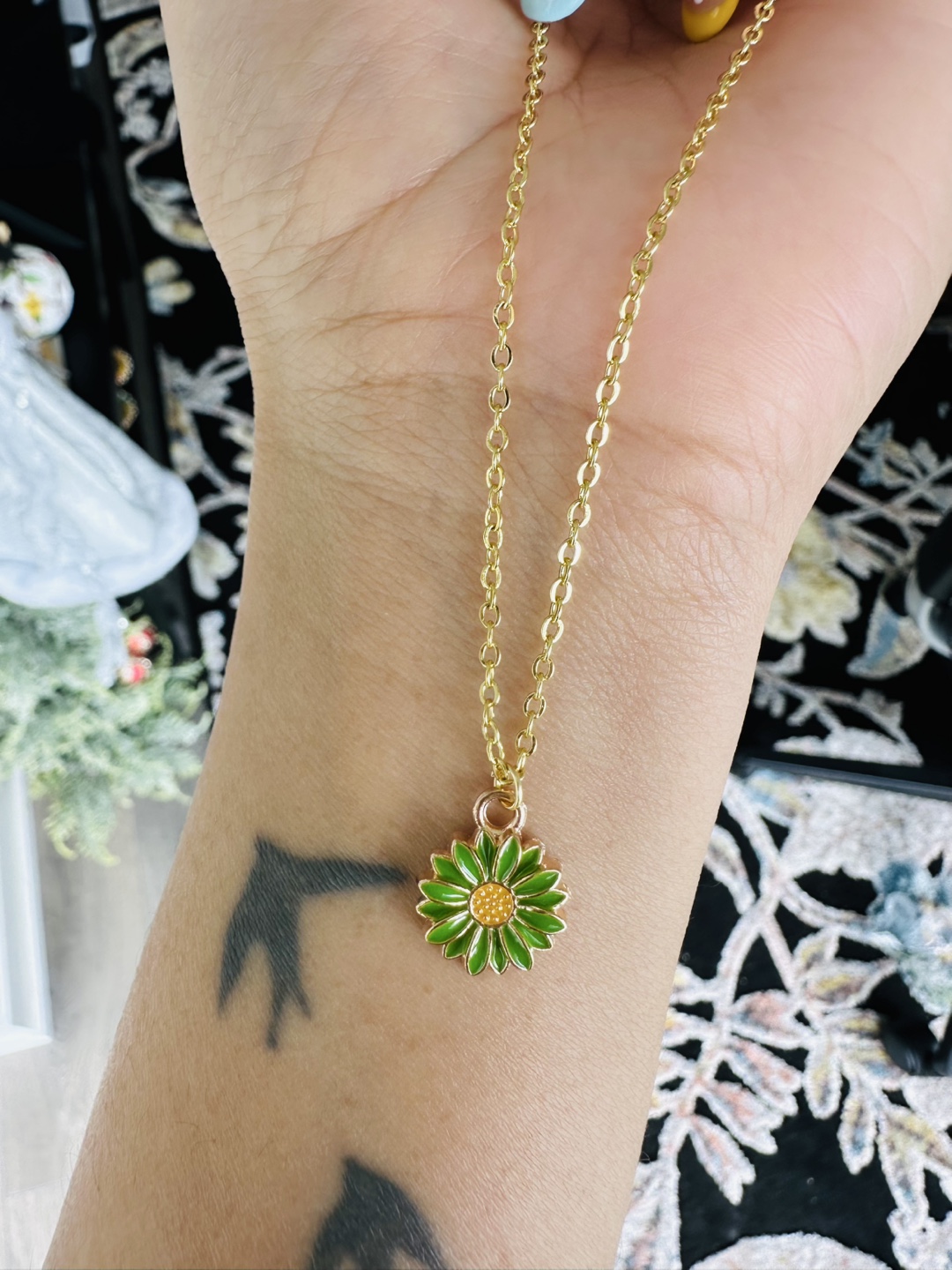 18 gold plated beautiful new Floral Pendant Necklace - photo 2