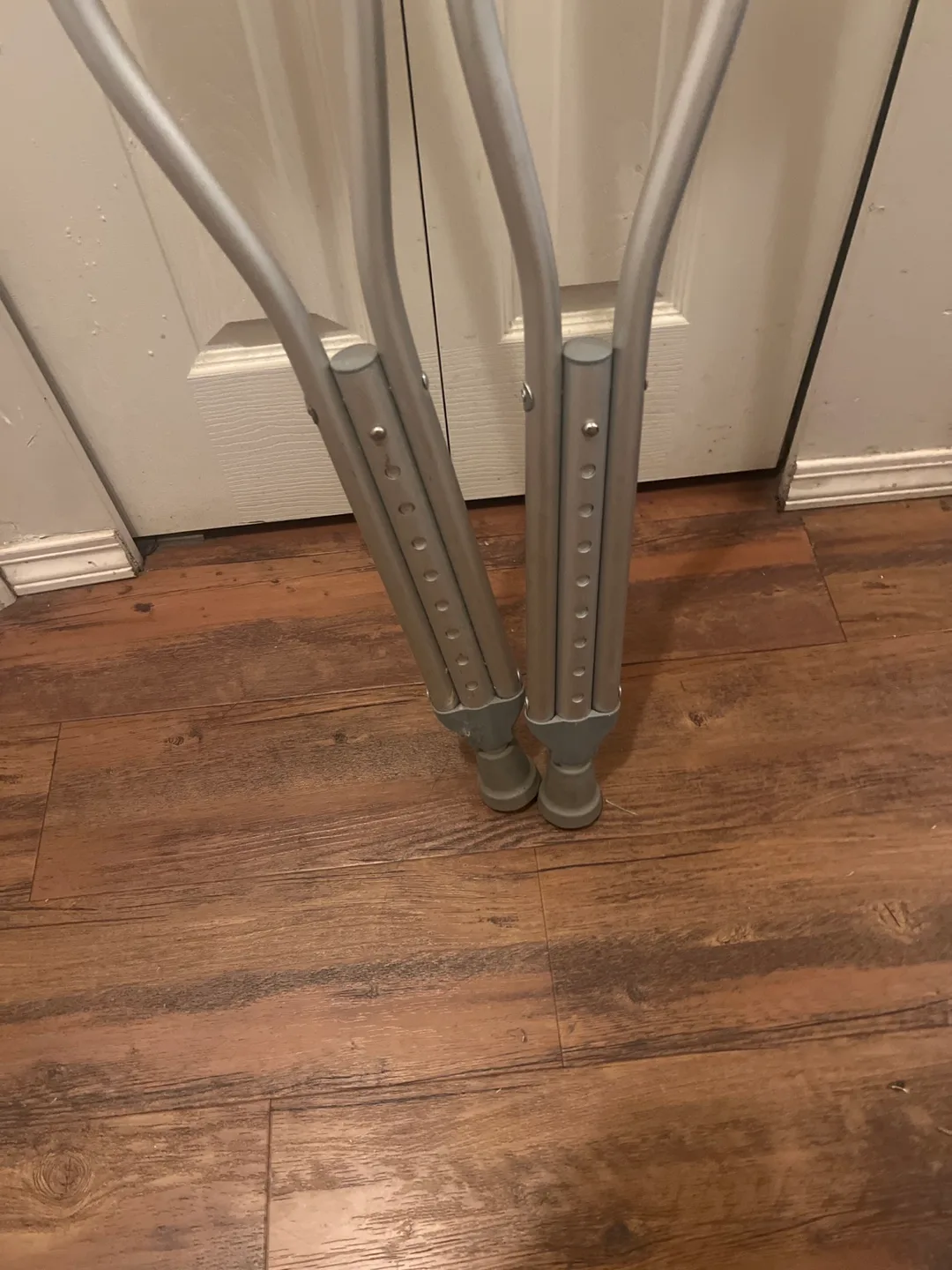 Pair of Crutches image indicator(3)