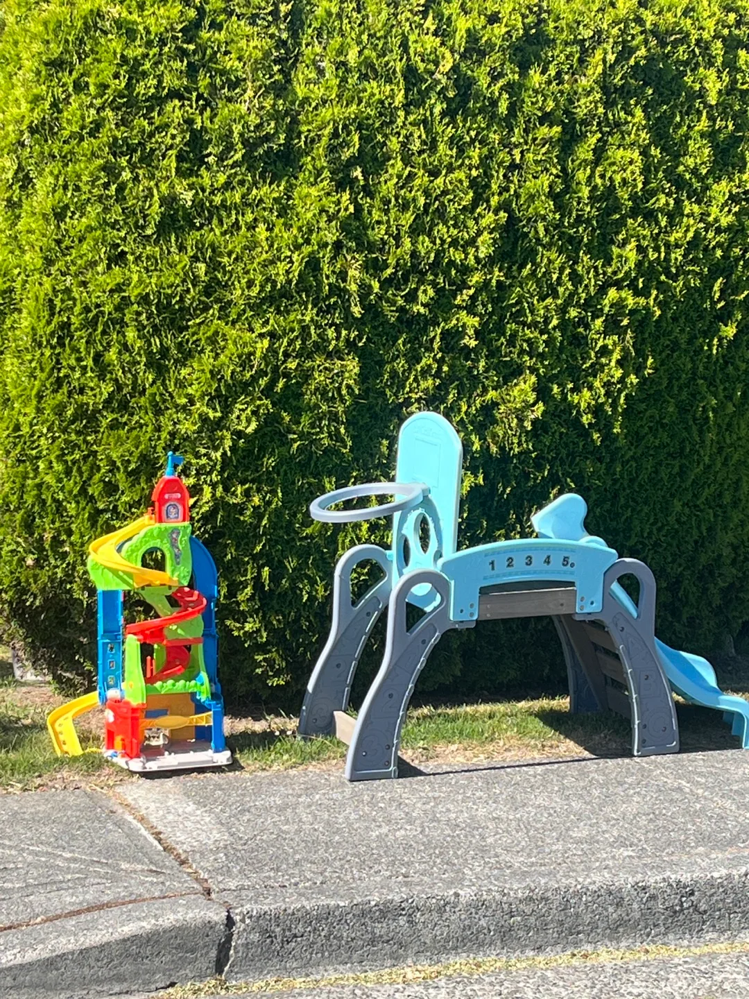 Kids' play & activity sets thumbnail