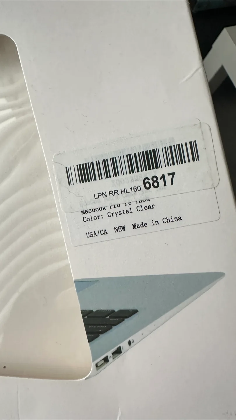 MacBook Pro 14” inch Clear Hard Case image indicator(3)