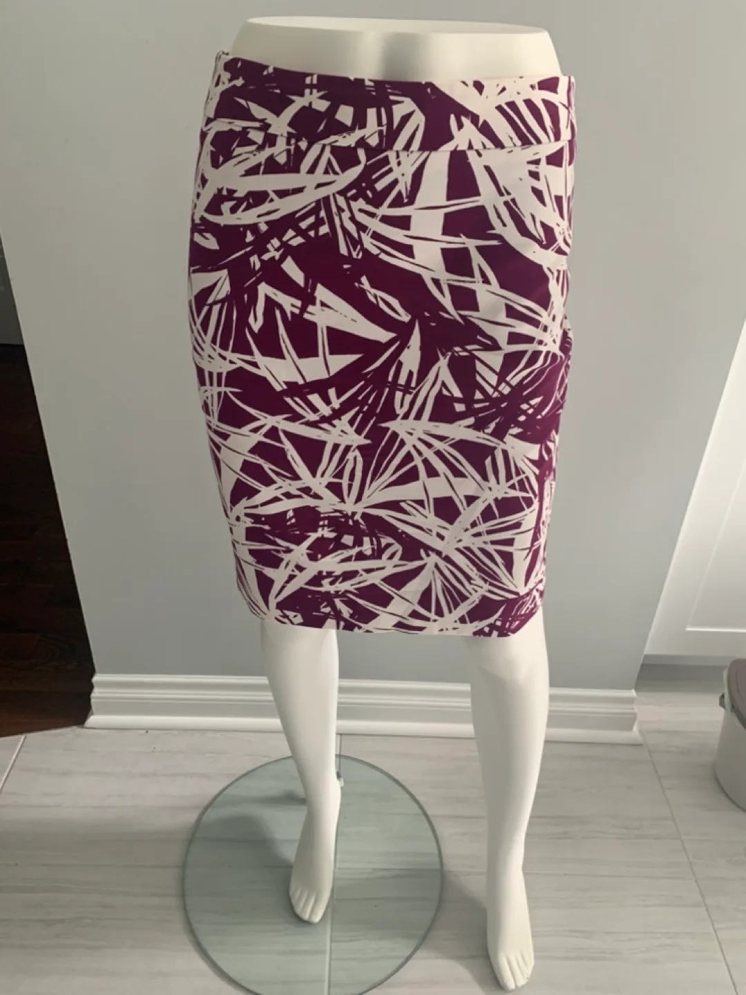 LOFT Skirt Size 2 image indicator(4)