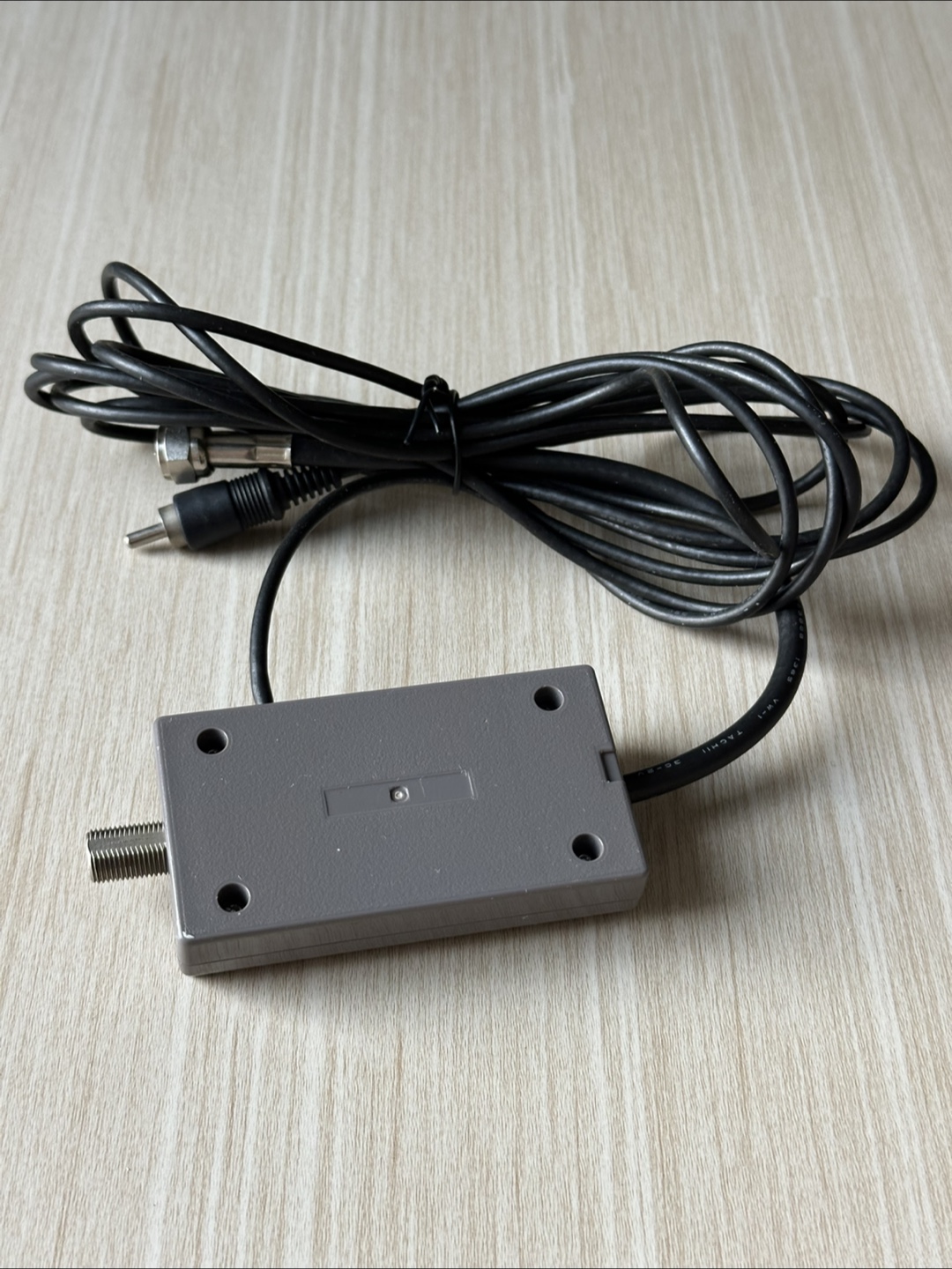 Original Nintendo RF Switch – NES/SNES - photo 4