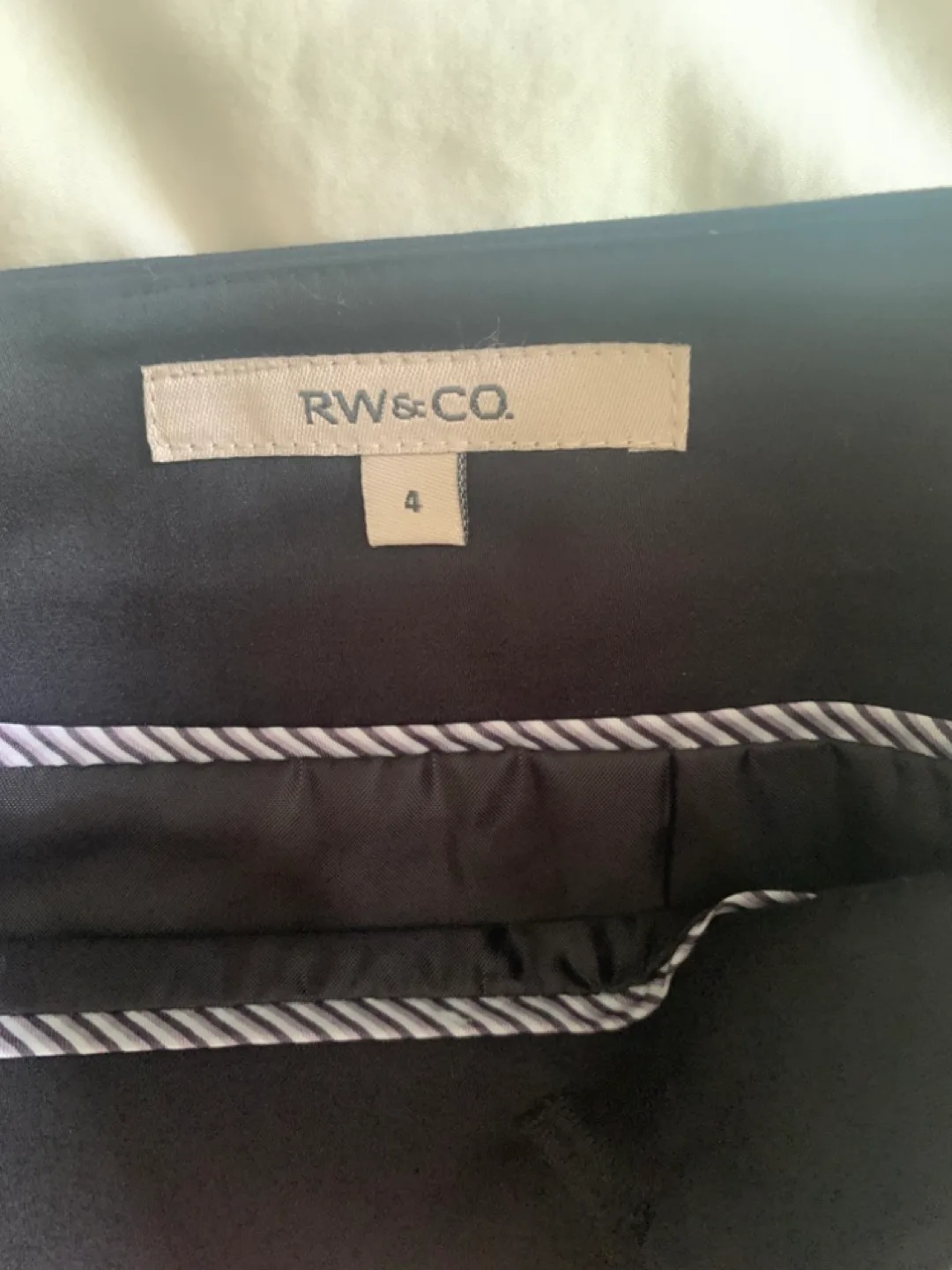 RW&CO. Black Pencil Skirt image indicator(3)