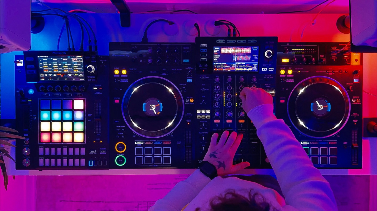 Custom DJ Stand - photo 4