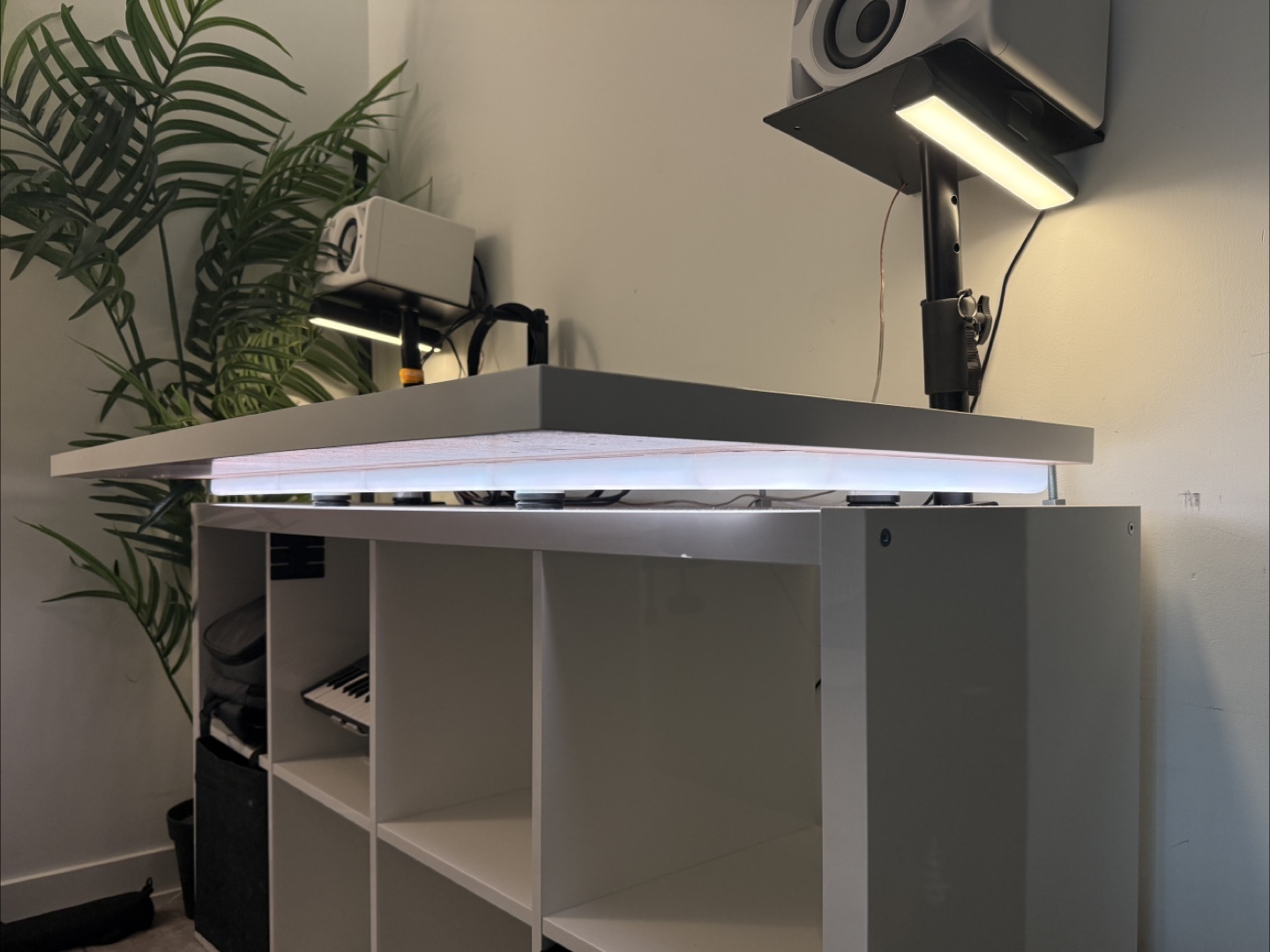 Custom DJ Stand - photo 2