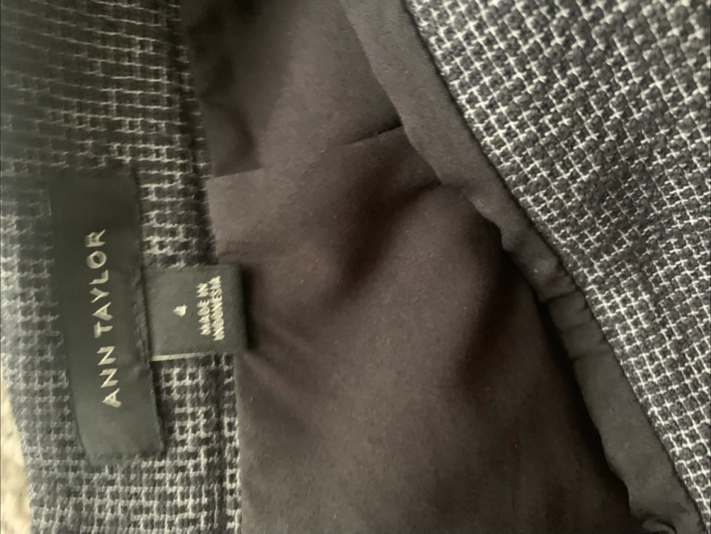 Ann Taylor Pencil Skirt image indicator(4)