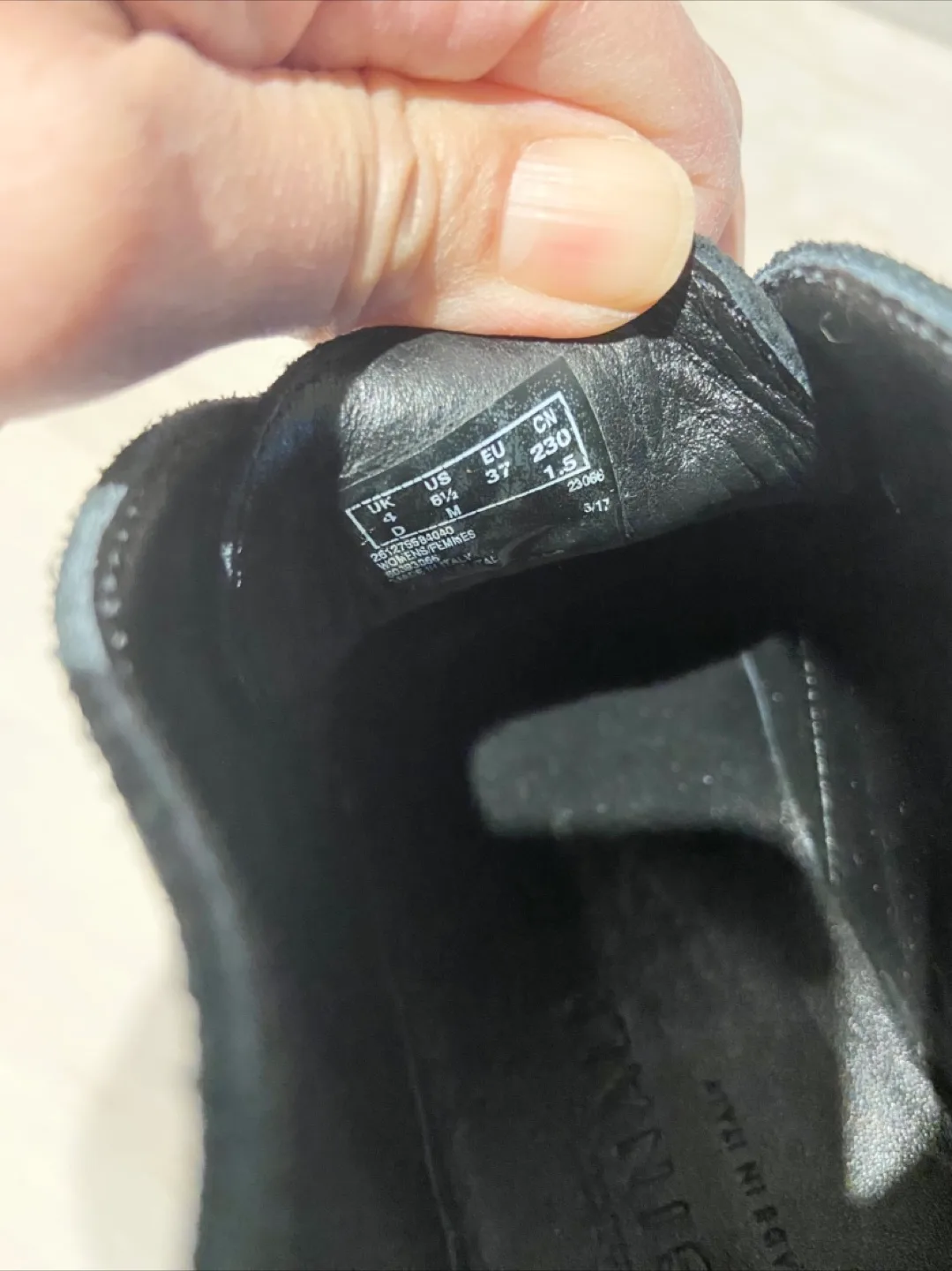 Clarks Original Deep Navy Suede Chukka Boots image indicator(6)