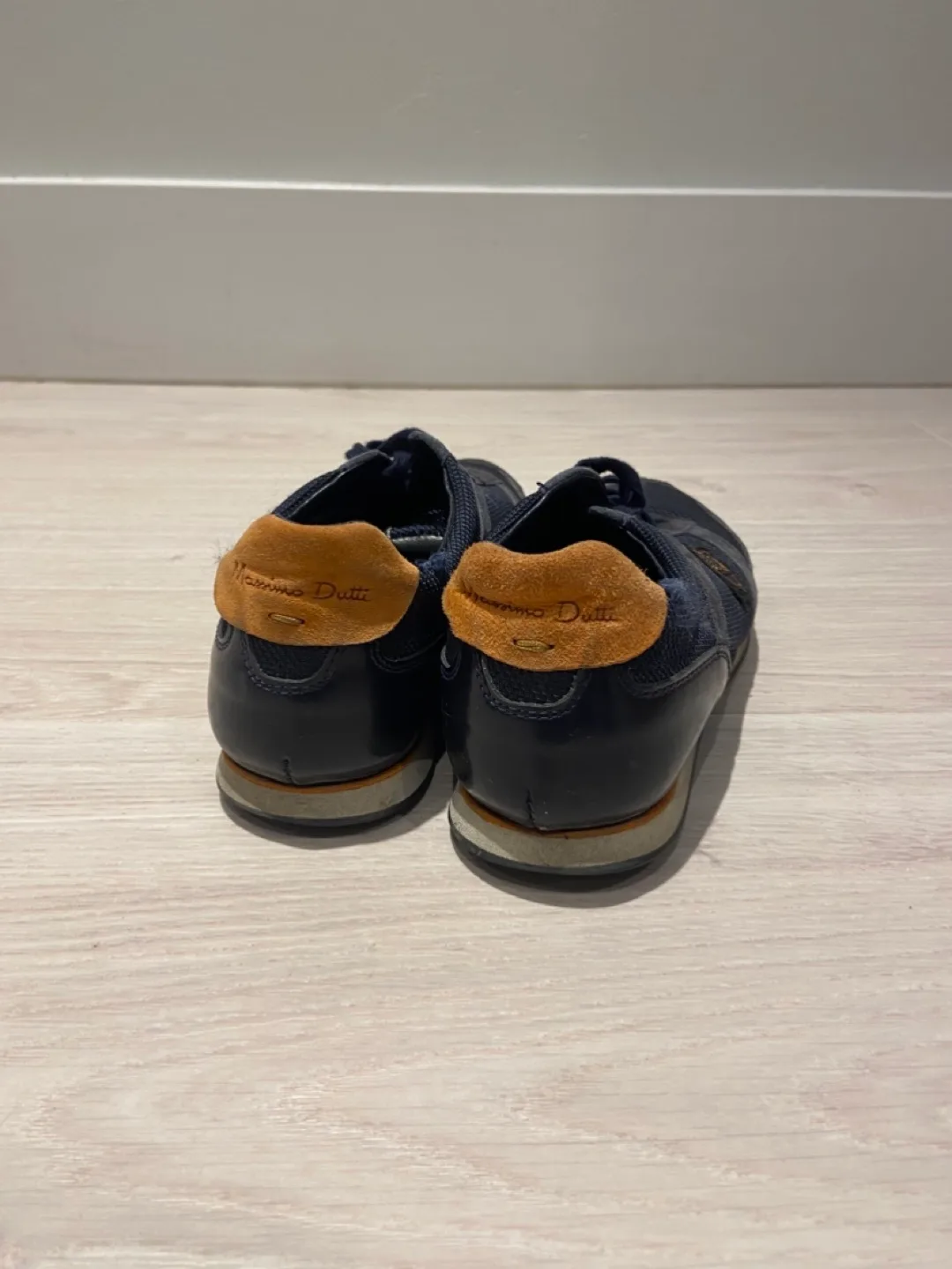 Women’s Massimo Dutti Sneakers image indicator(2)