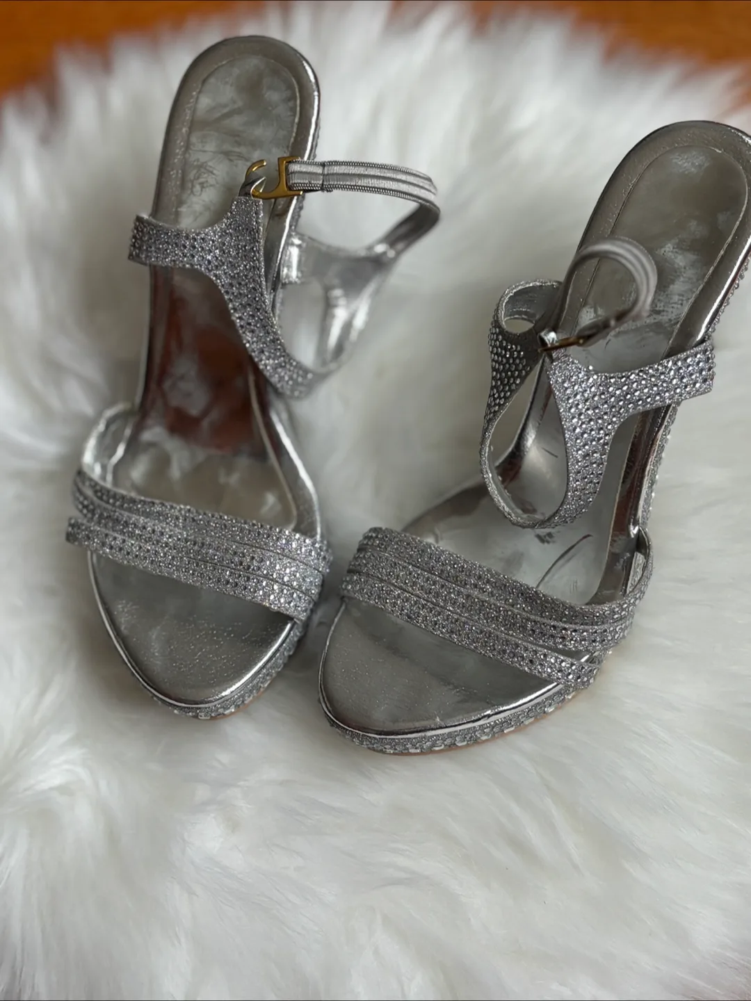 Sparkling Silver Heels thumbnail
