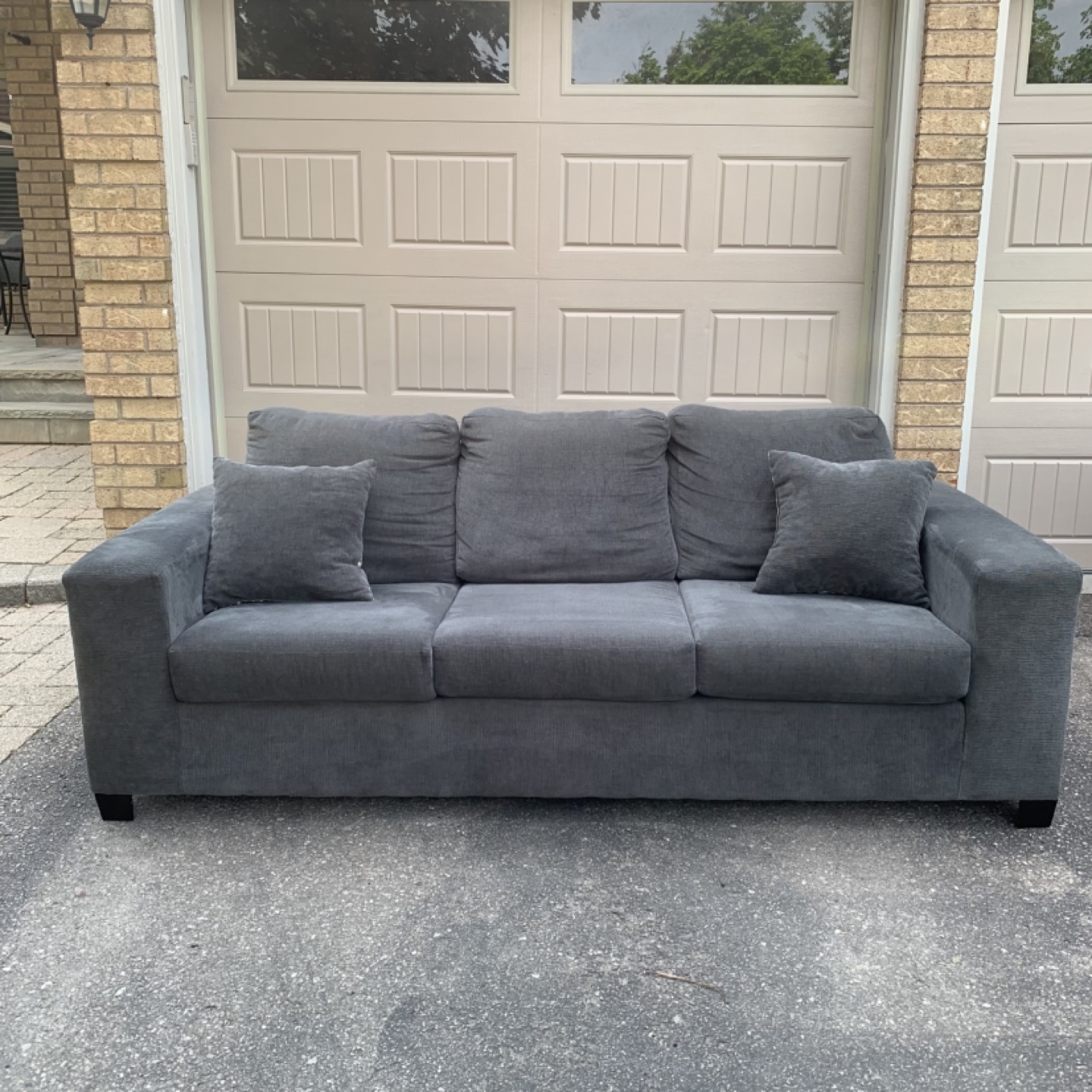 !!FREE DELIVERY!! Comfy Couch - photo 2
