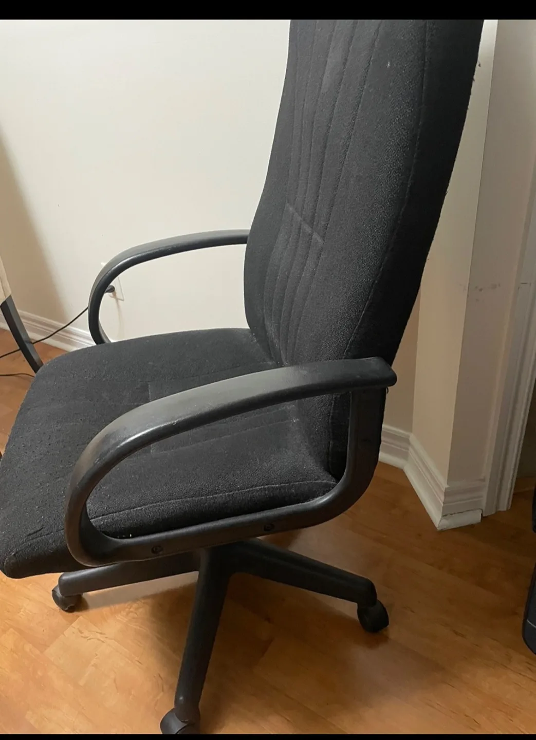Black Office Chair image indicator(2)