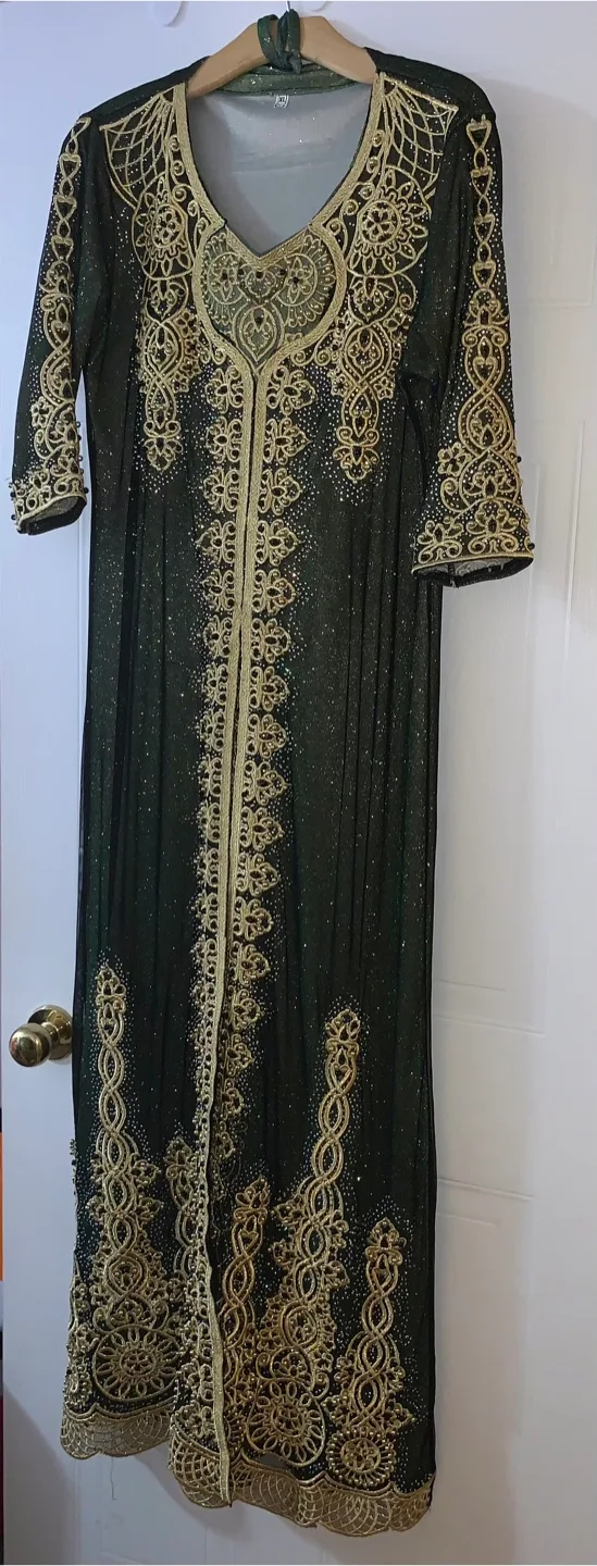 Stunning Embroidered Dress (Abaya) thumbnail