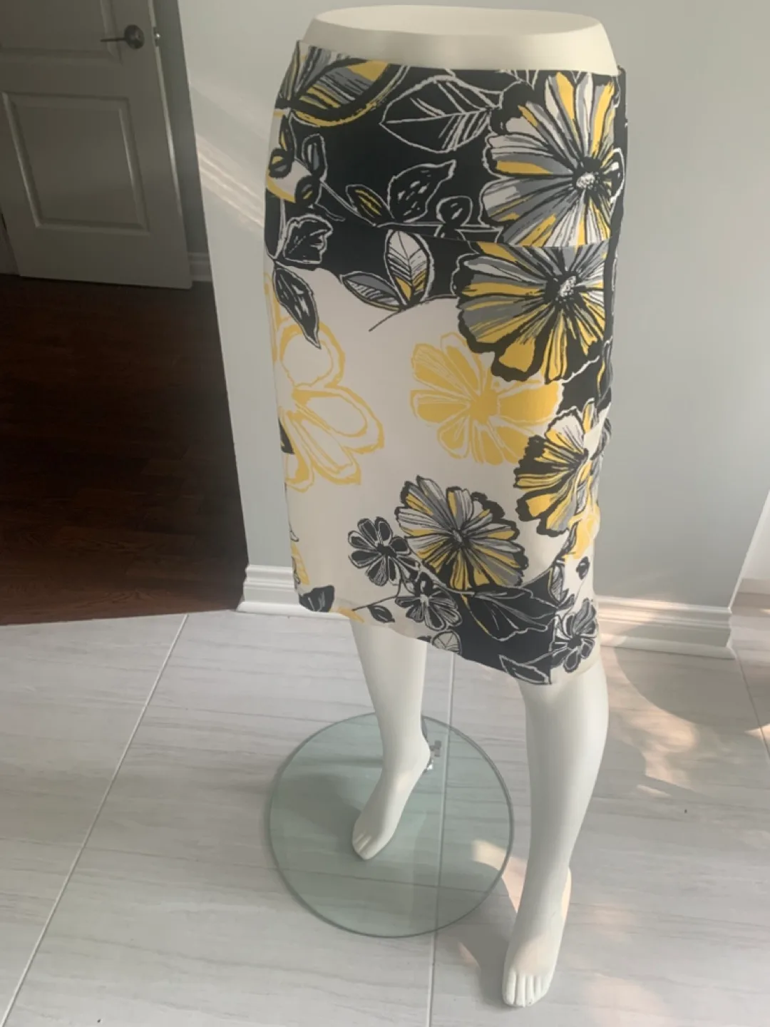 Floral Print Pencil Skirt image indicator(4)