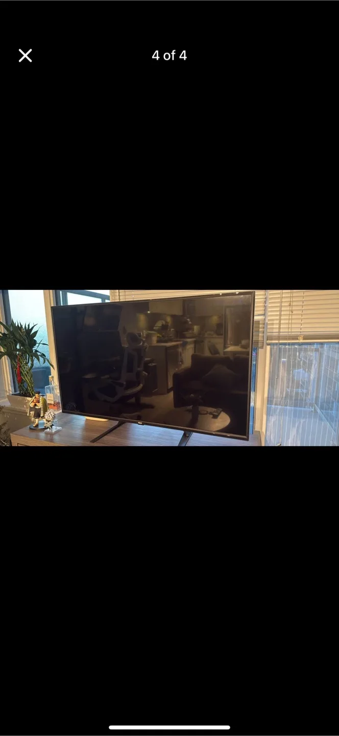 4K (UHD) TV with Apple TV image indicator(5)