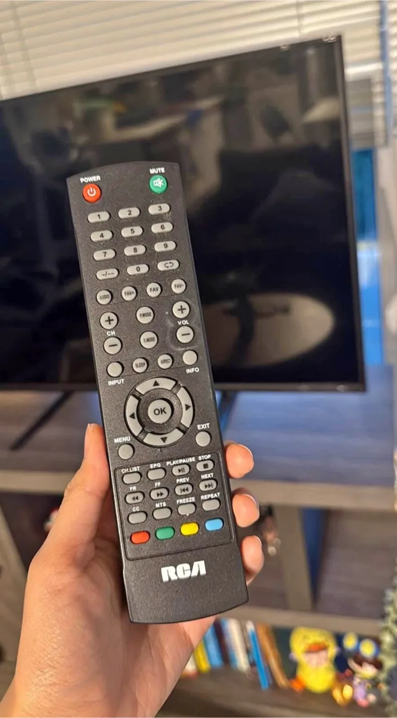 4K (UHD) TV with Apple TV image indicator(3)