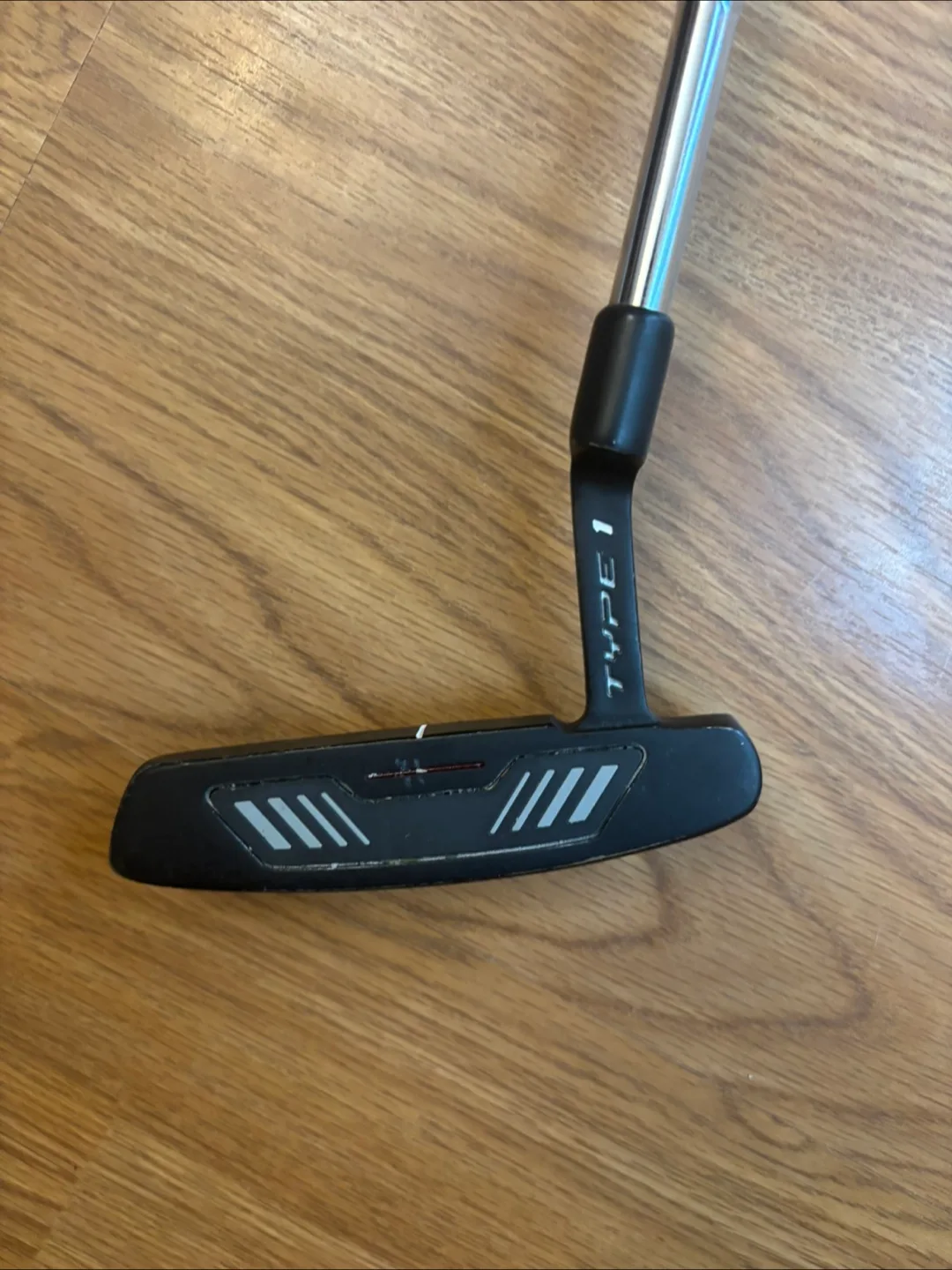 Wilson Deep Red Type 1 Putter image indicator(3)