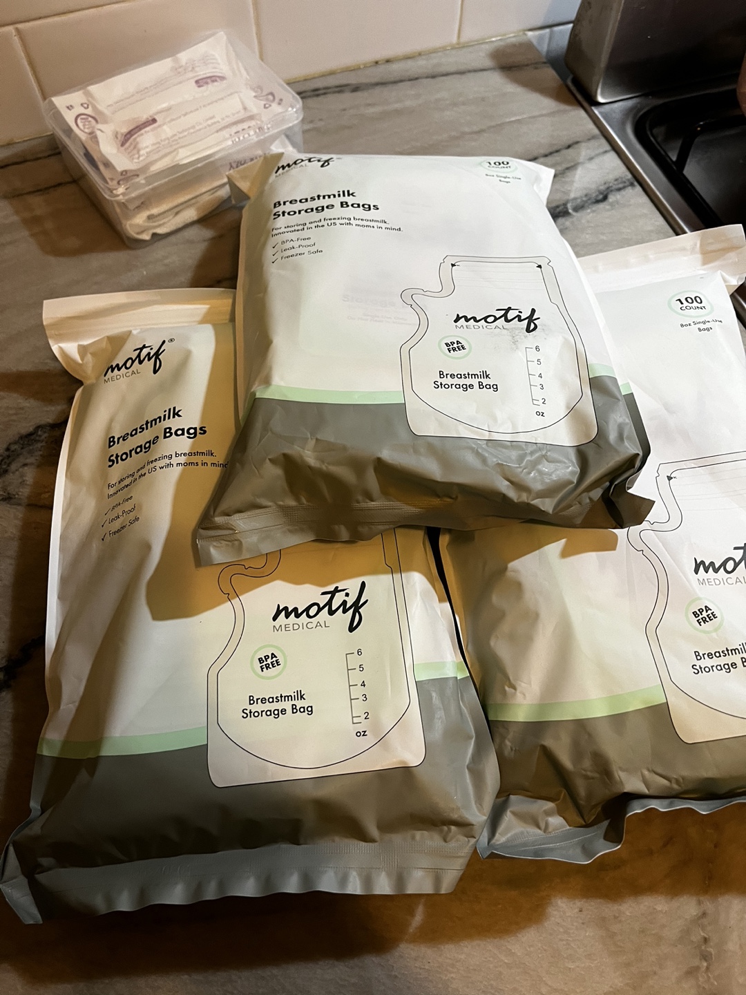Spectra breast pump and breastmilk bags - photo 4