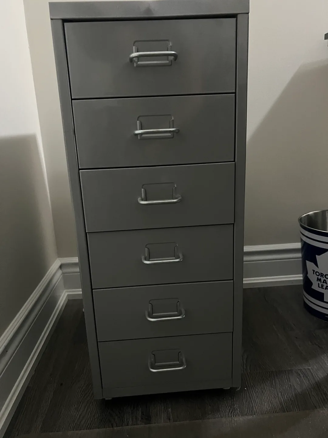 Metal Filing Cabinet 6 drawers like new thumbnail