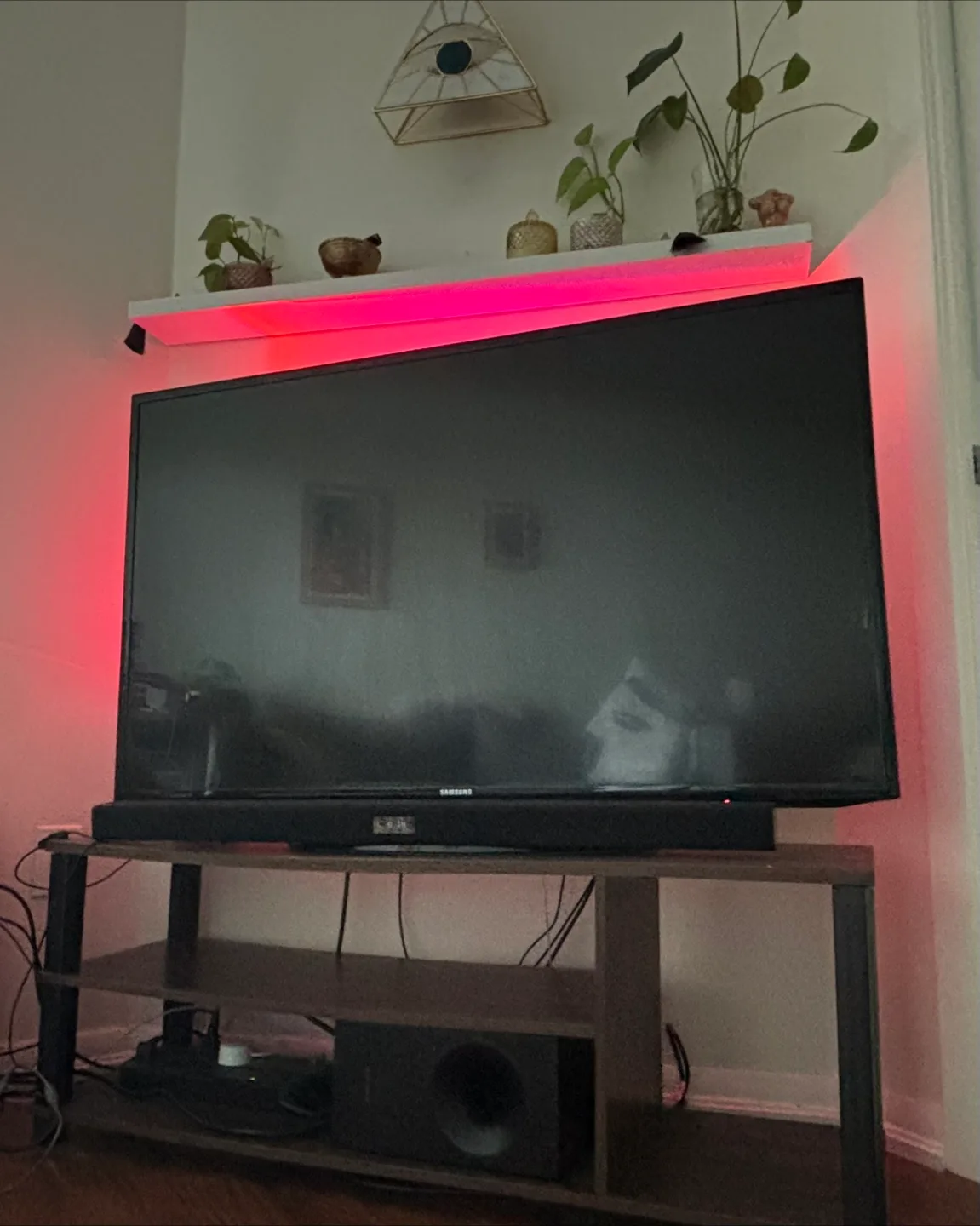 Samsung TV 44” and Sound System Set (free tv stand) thumbnail