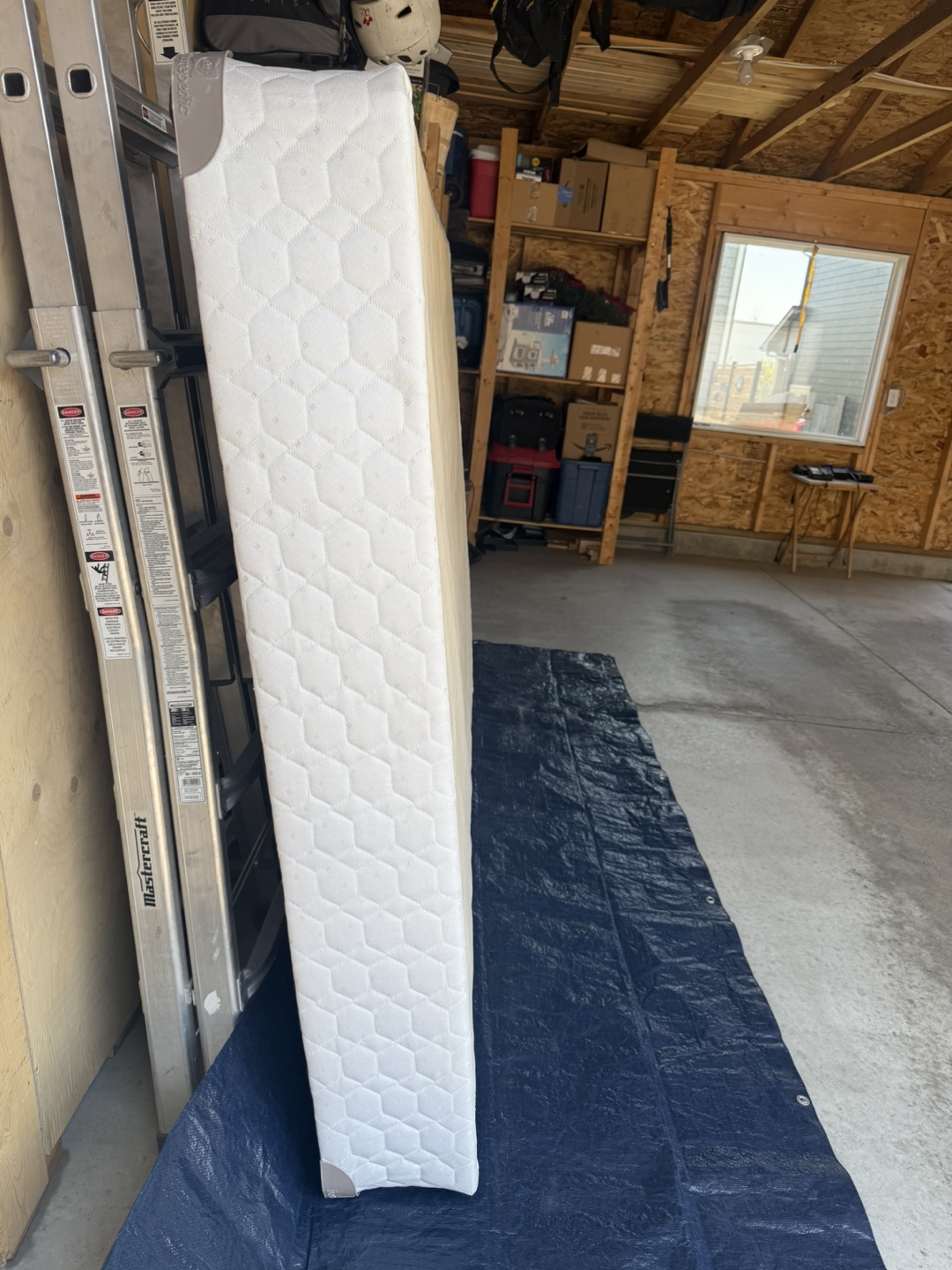 Queen box spring and frame - photo 2