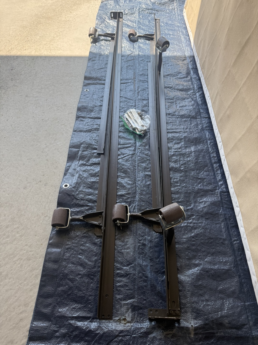 Queen box spring and frame - photo 3