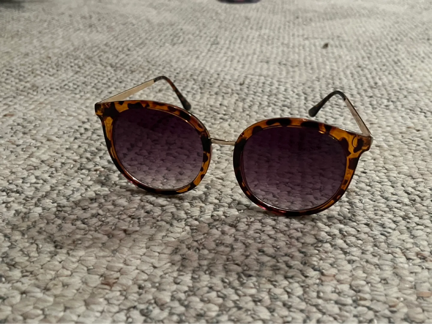 Sunglasses - New thumbnail