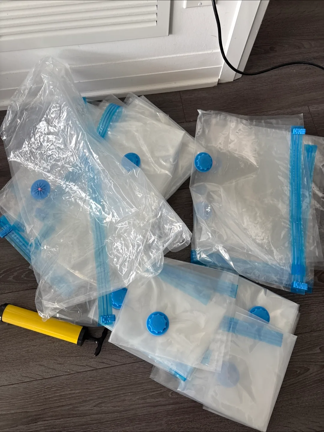 Storage Vacuum Bags with Pump thumbnail